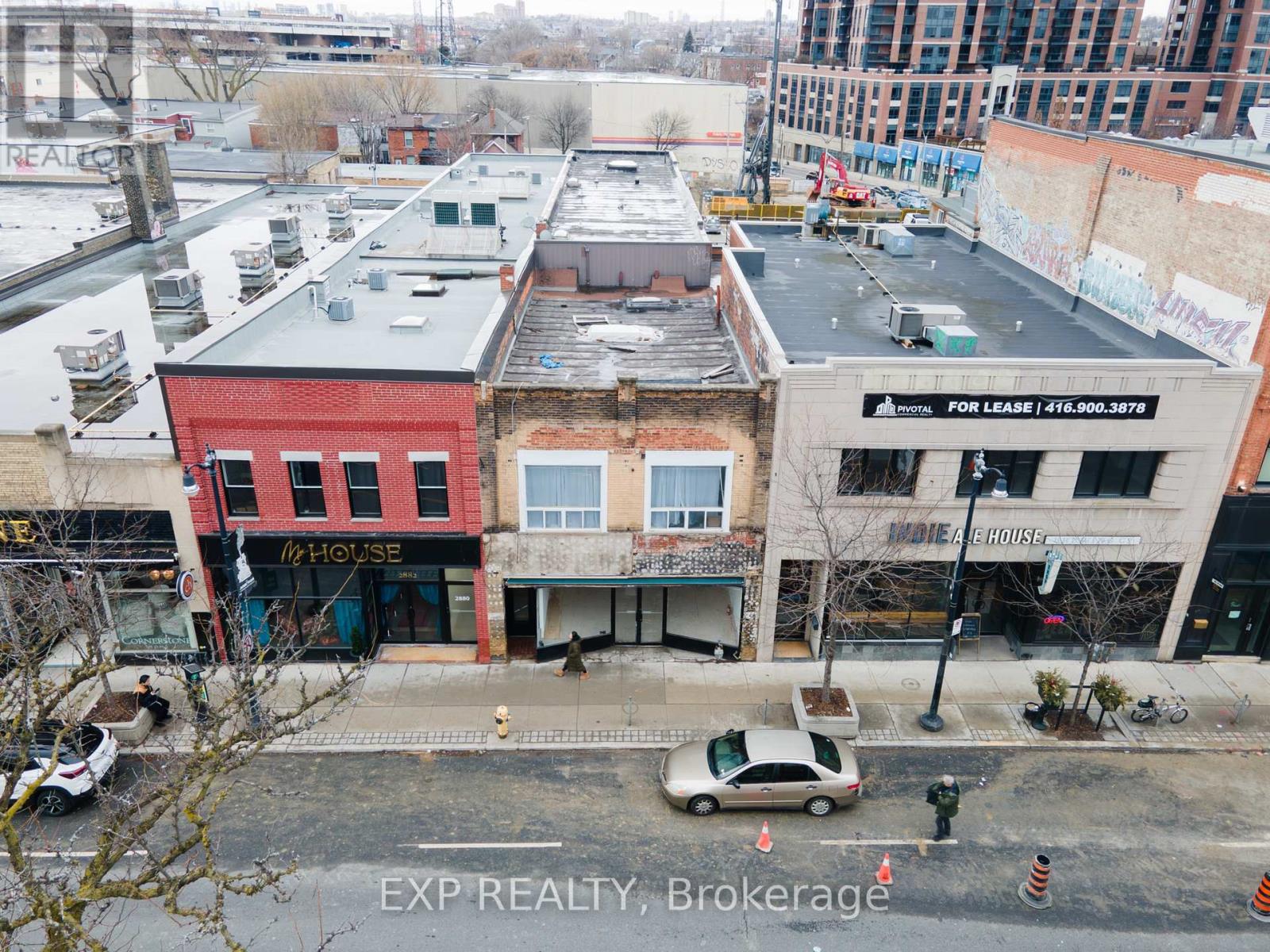 2878 DUNDAS STREET W