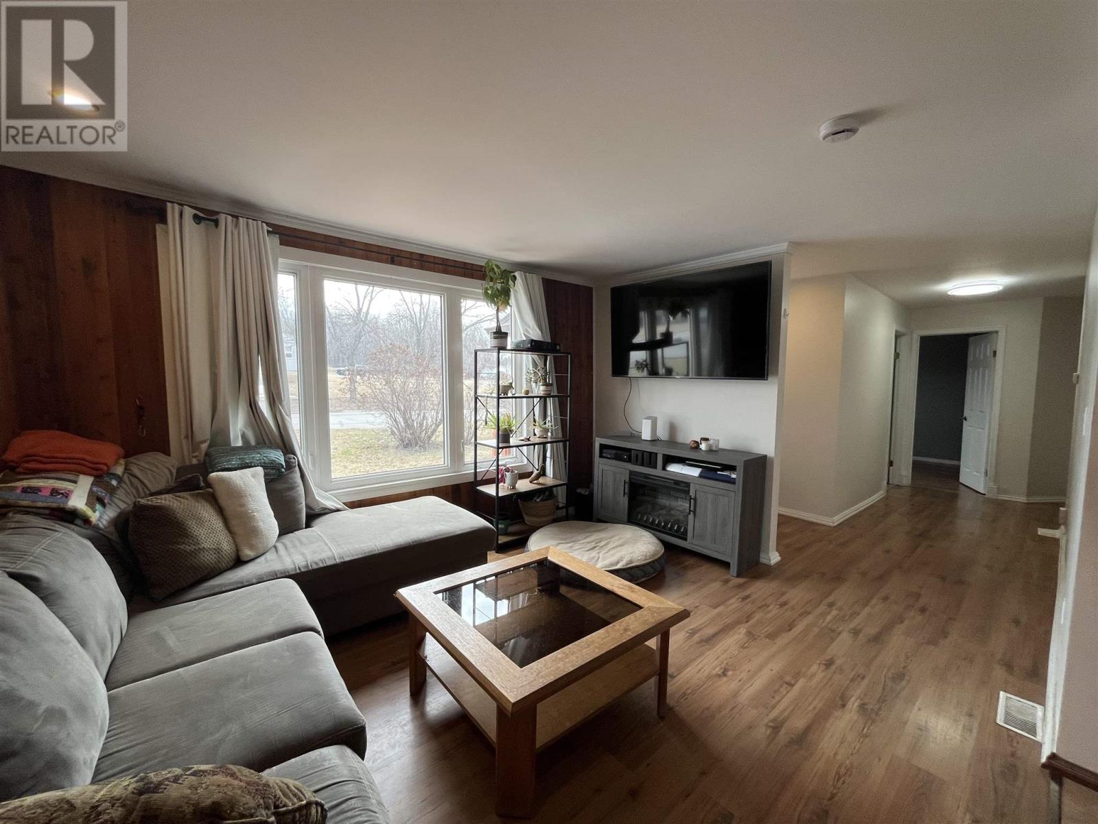 28 Rawn Road