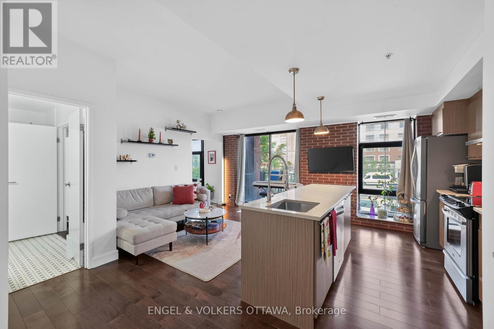 206 - 555 ANAND PRIVATE