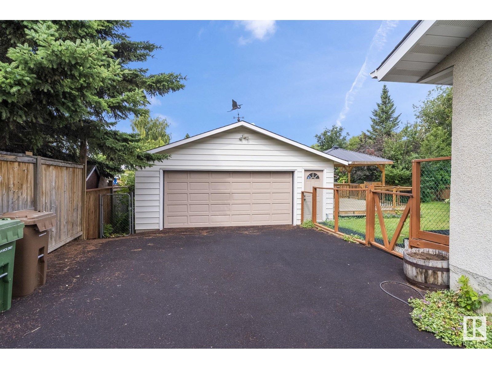 42 LARKSPUR CR