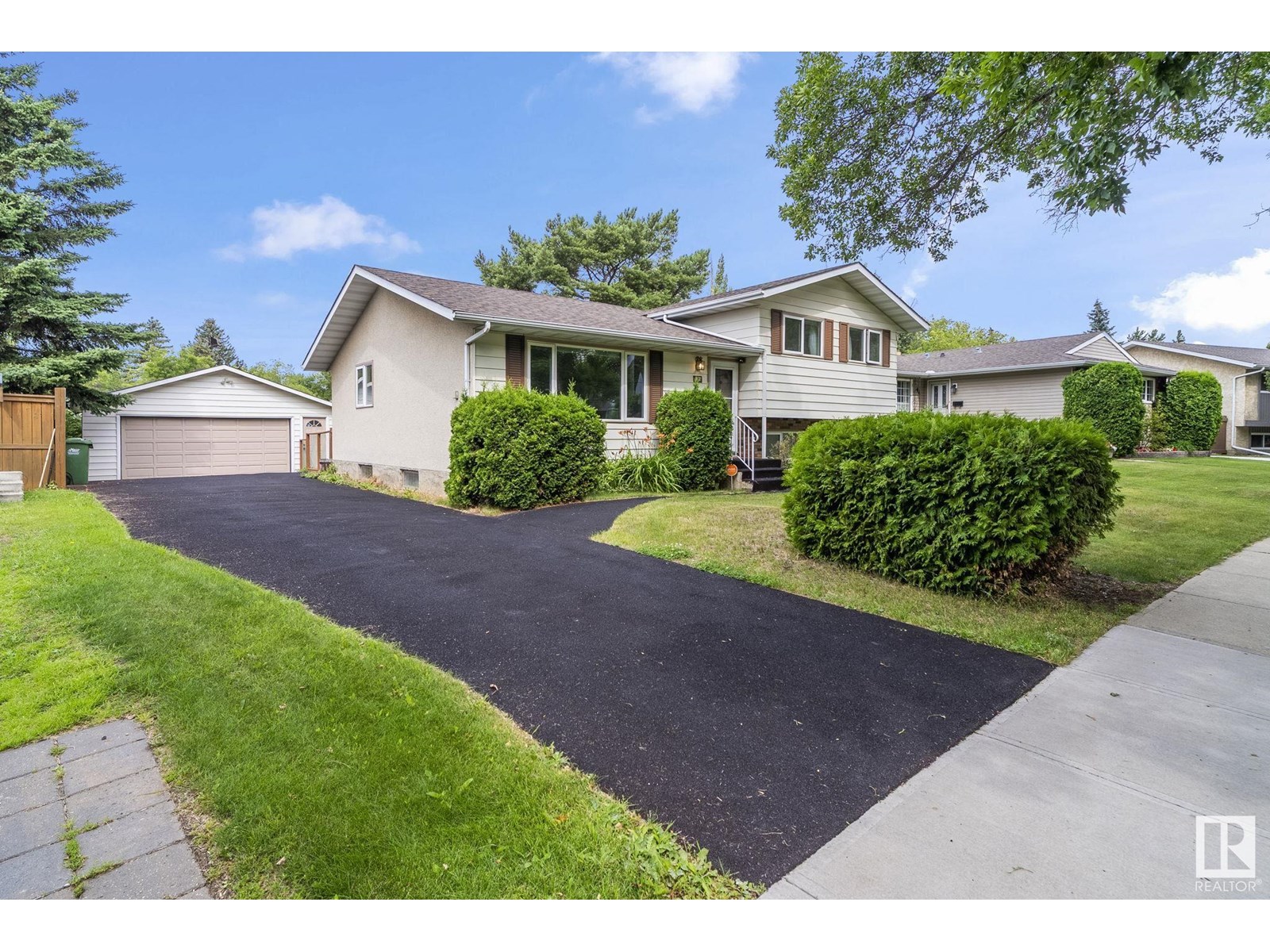 42 LARKSPUR CR
