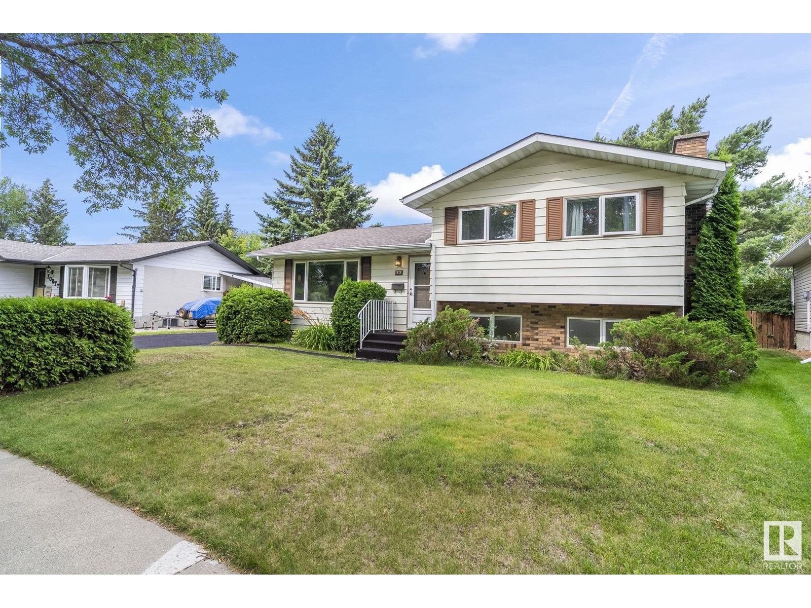 42 LARKSPUR CR