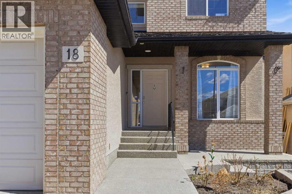 18 Royal Crest Way NW