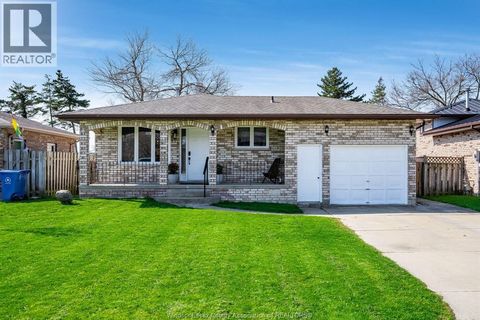 237 Murray STREET Kingsville ON N9Y3R7