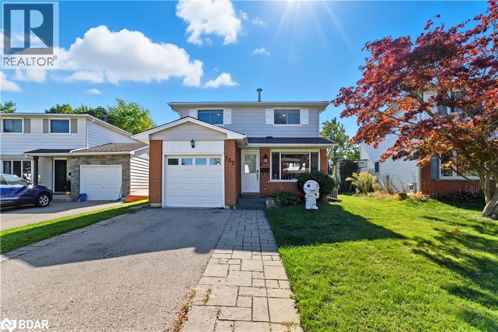 132 FOREST GLEN Crescent