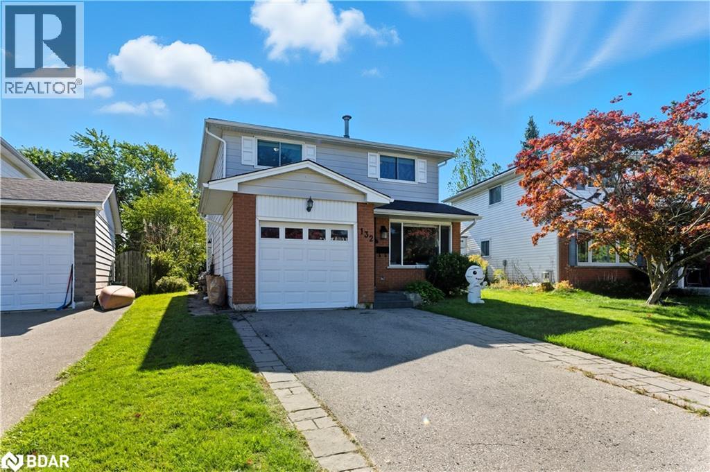 132 FOREST GLEN Crescent