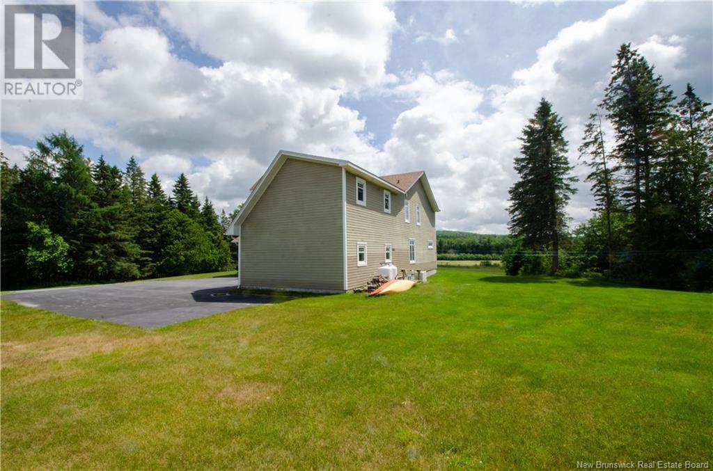 560 Lakeside Road