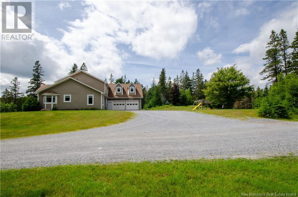 560 Lakeside Road
