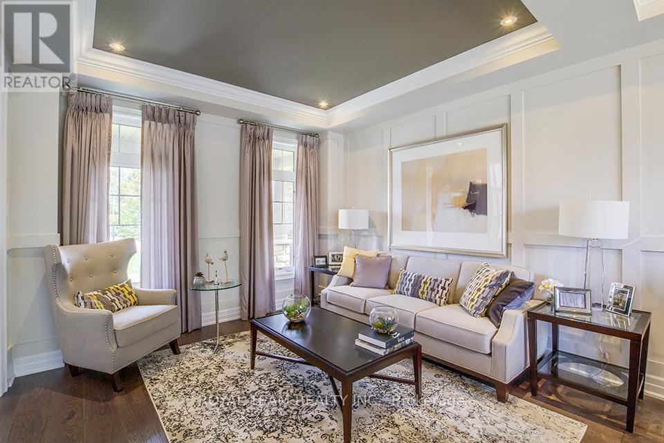 18 MOREAU WAY