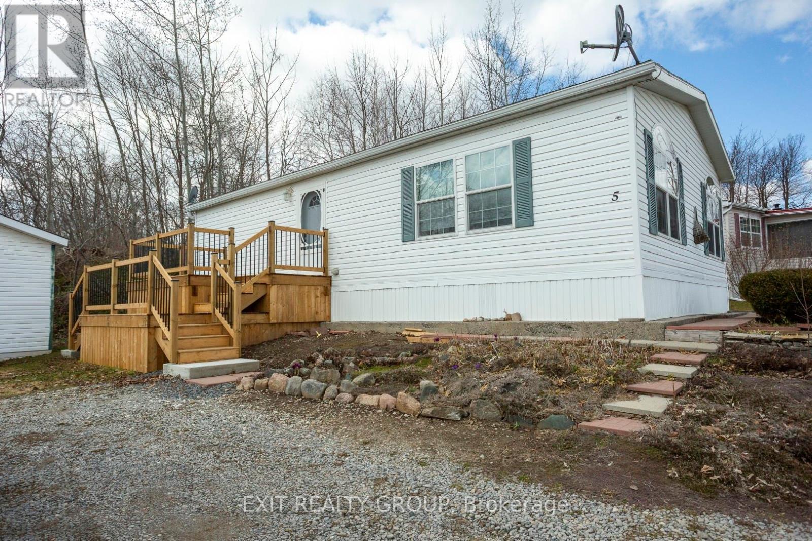 5-152 CONCESSION ROAD 11 W - Photo 2