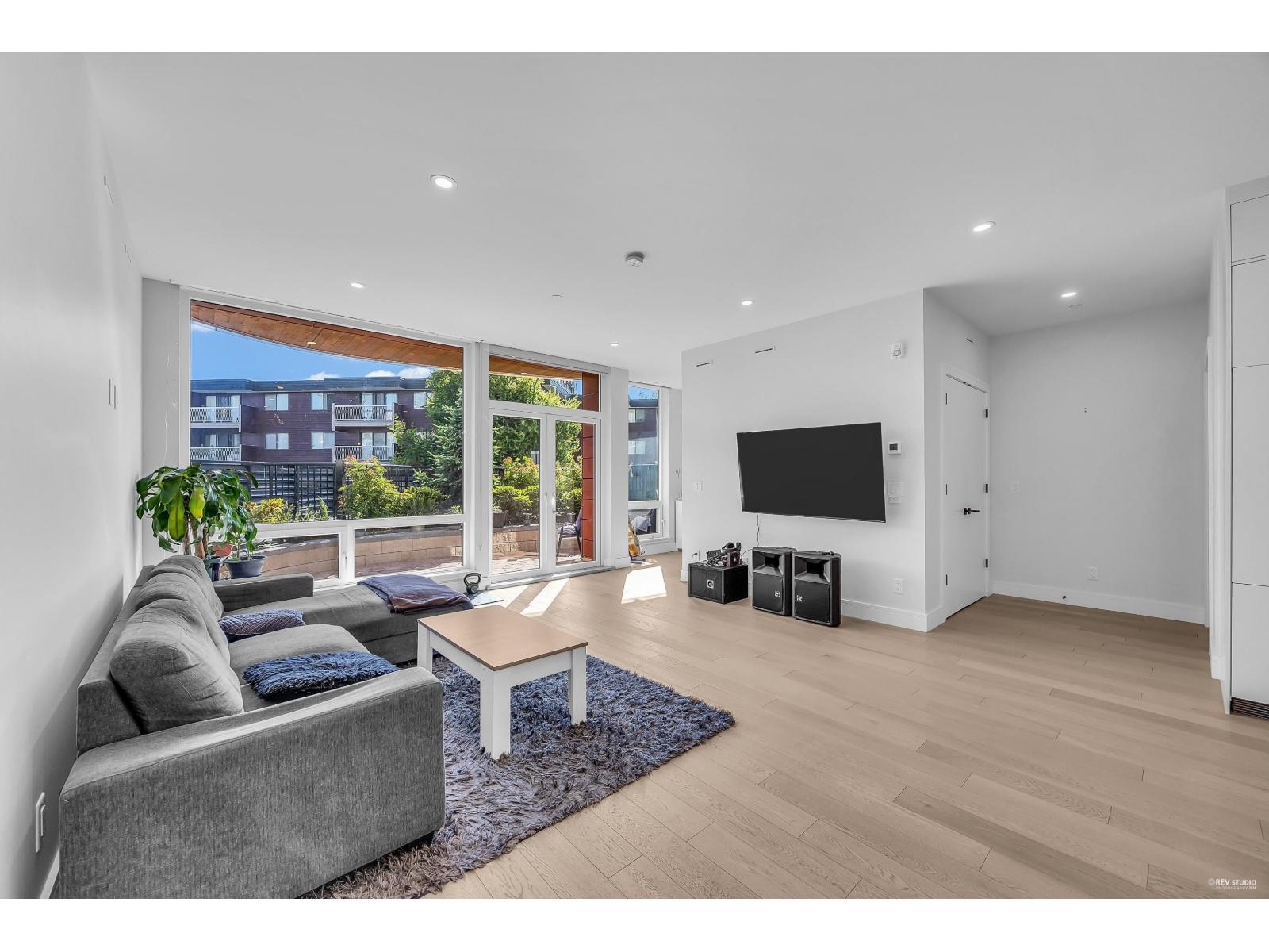 105 20416 PARK AVENUE