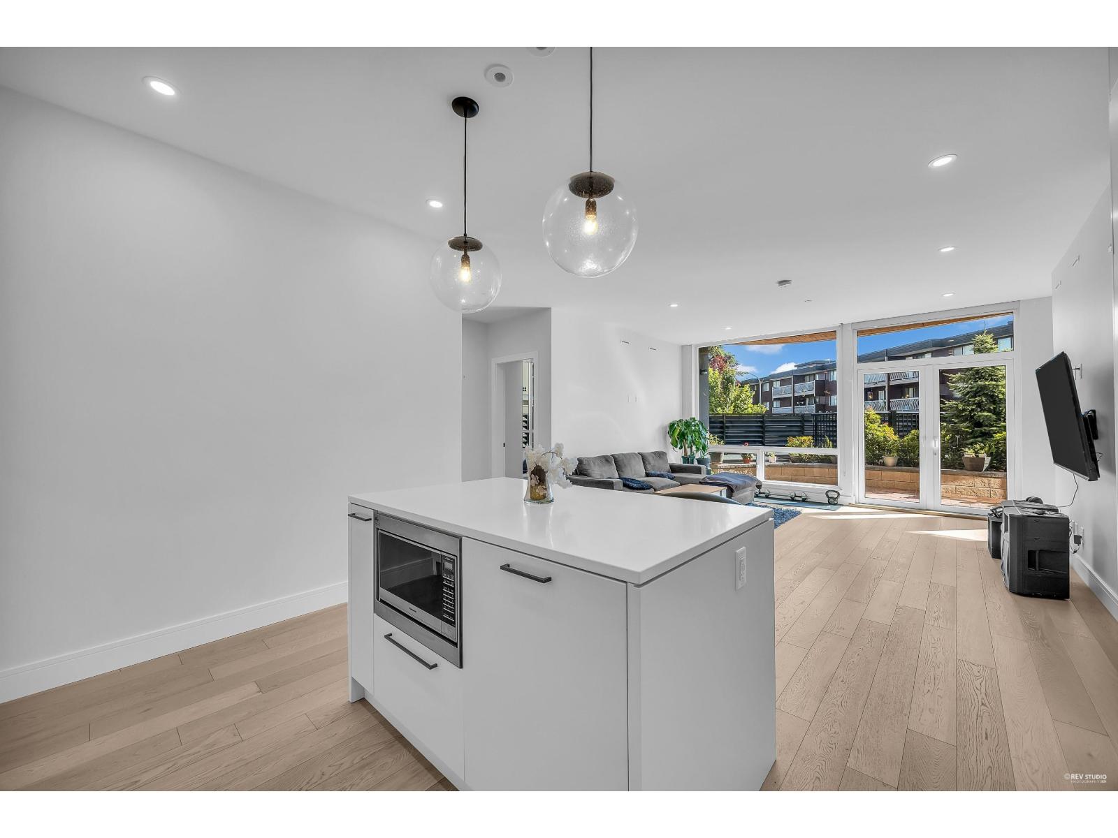 105 20416 PARK AVENUE