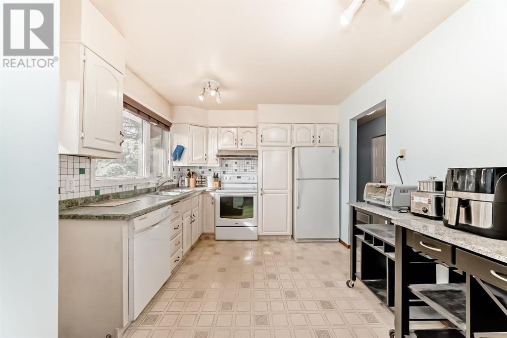 115 Rundleview Drive NE