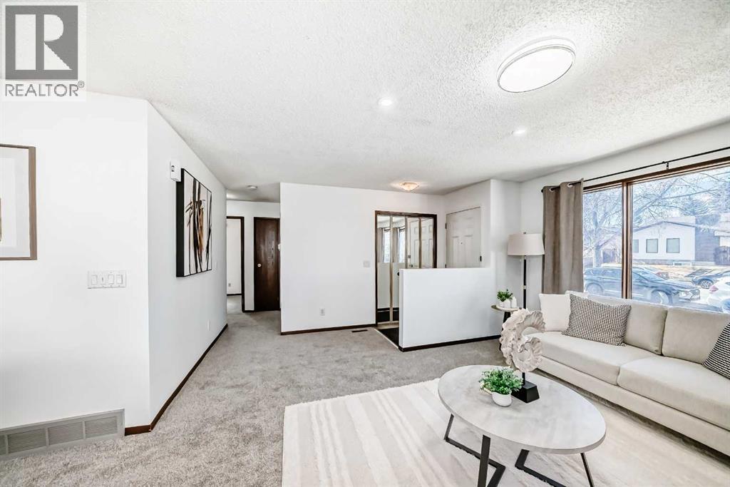 6735 Temple Drive NE