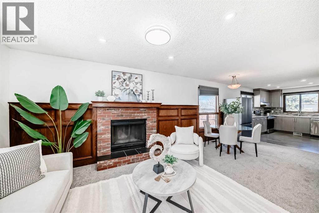 6735 Temple Drive NE