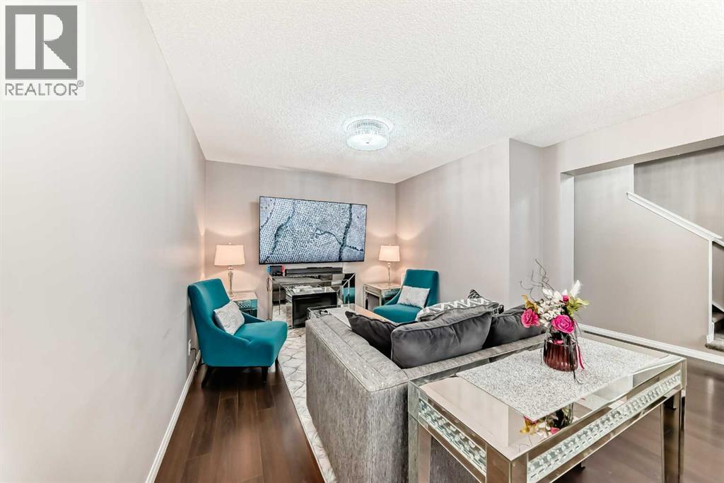 127 Windford Gardens SW