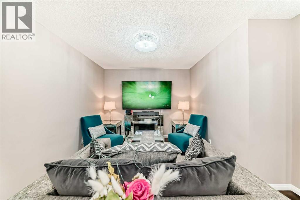 127 Windford Gardens SW