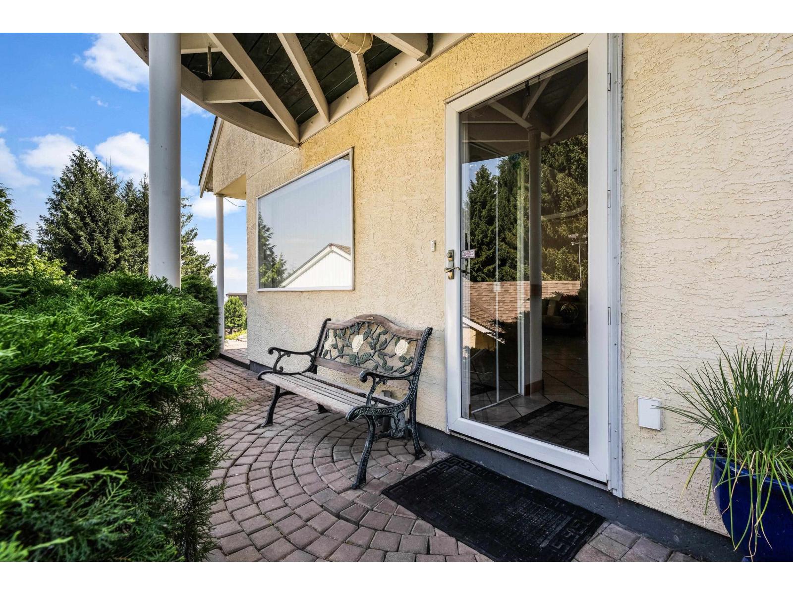10021 FALCON CRESCENT|Little Mountain