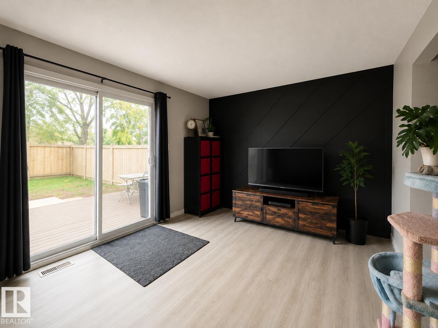 133 WOODSTOCK NW
