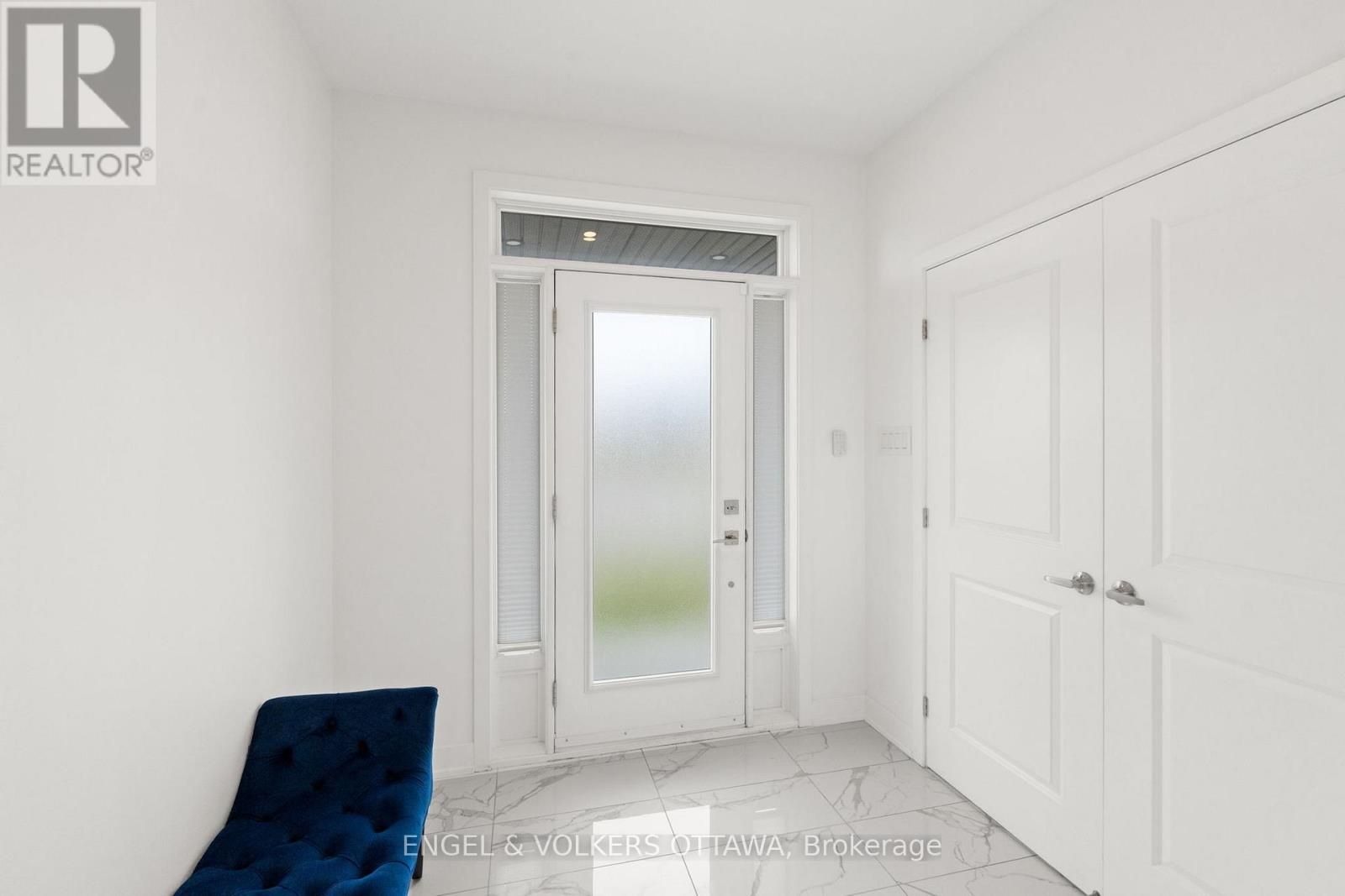 1047 HYDRANGEA AVENUE