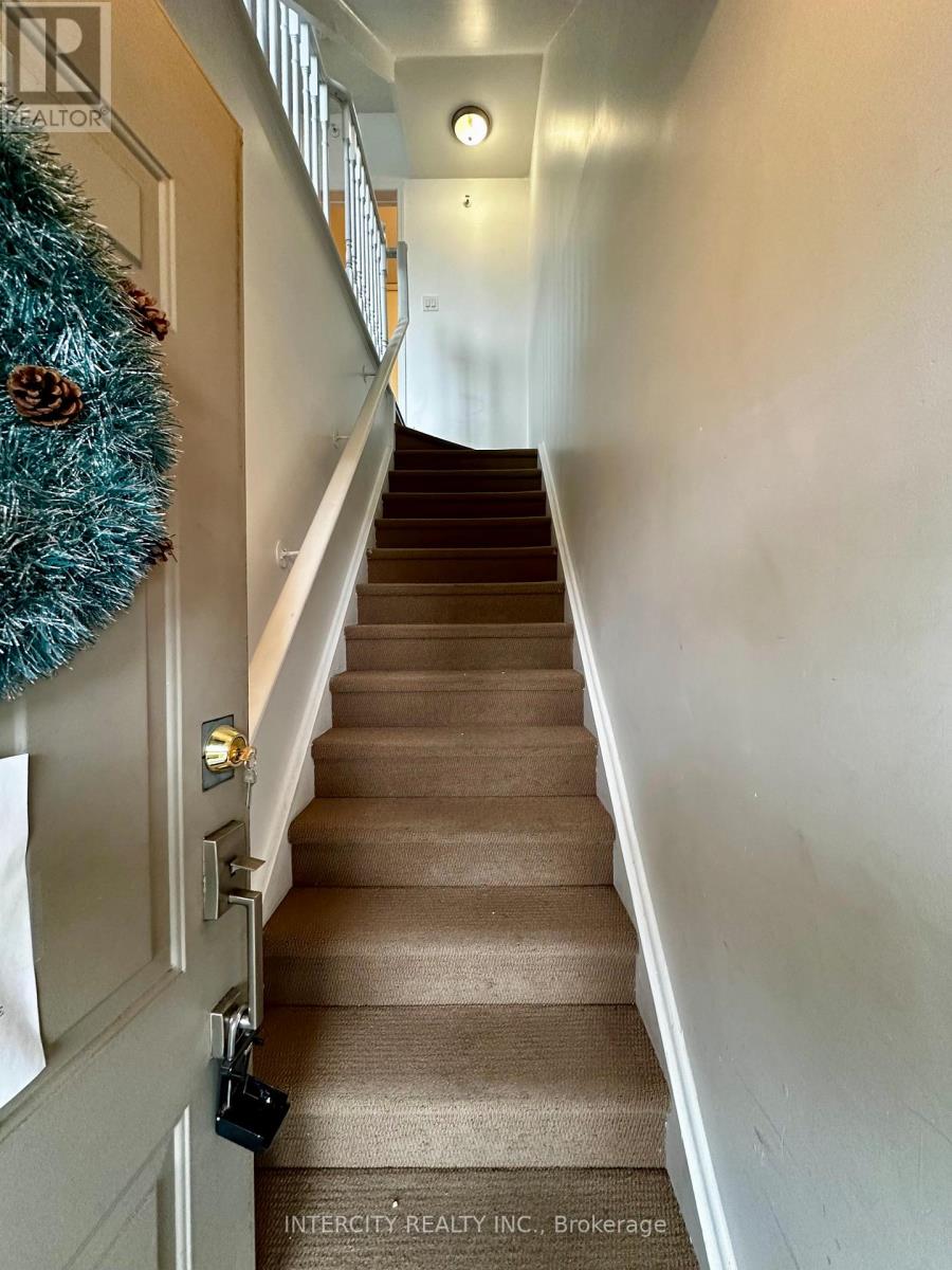 206 - 25 RICHGROVE DRIVE