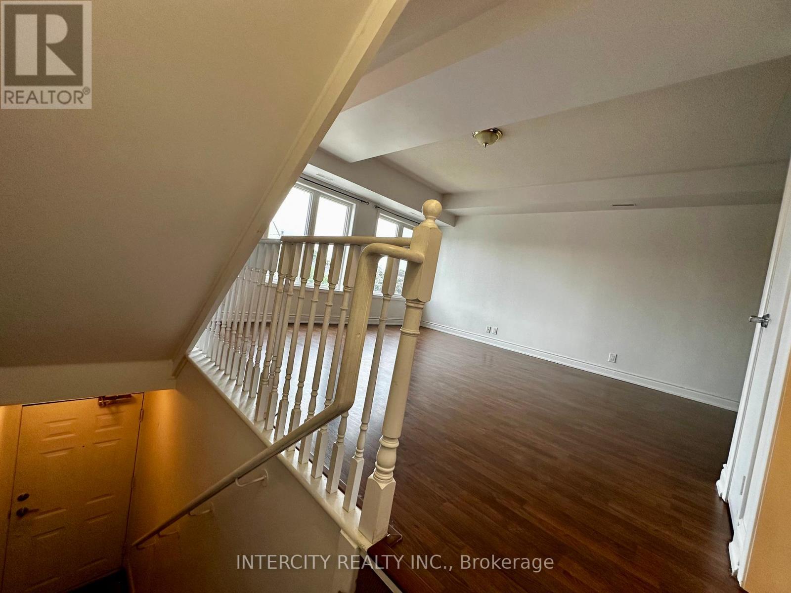 206 - 25 RICHGROVE DRIVE