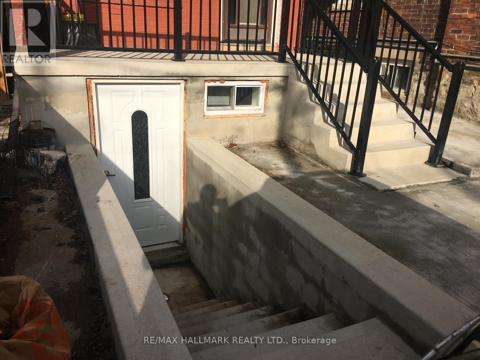 Photo 1 of 13 — #BASEMENT - 102 BARTON AVENUE Unit #Basement, Toronto (Annex), ON M6G1P6