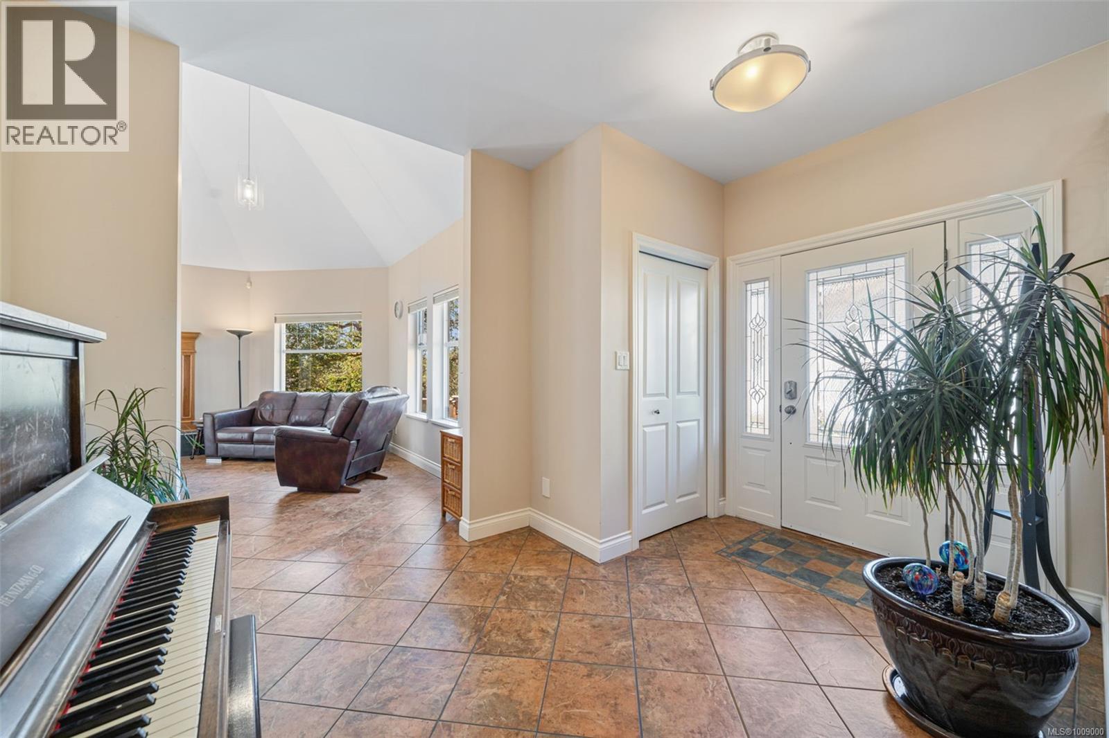 1286 Ocean View Dr