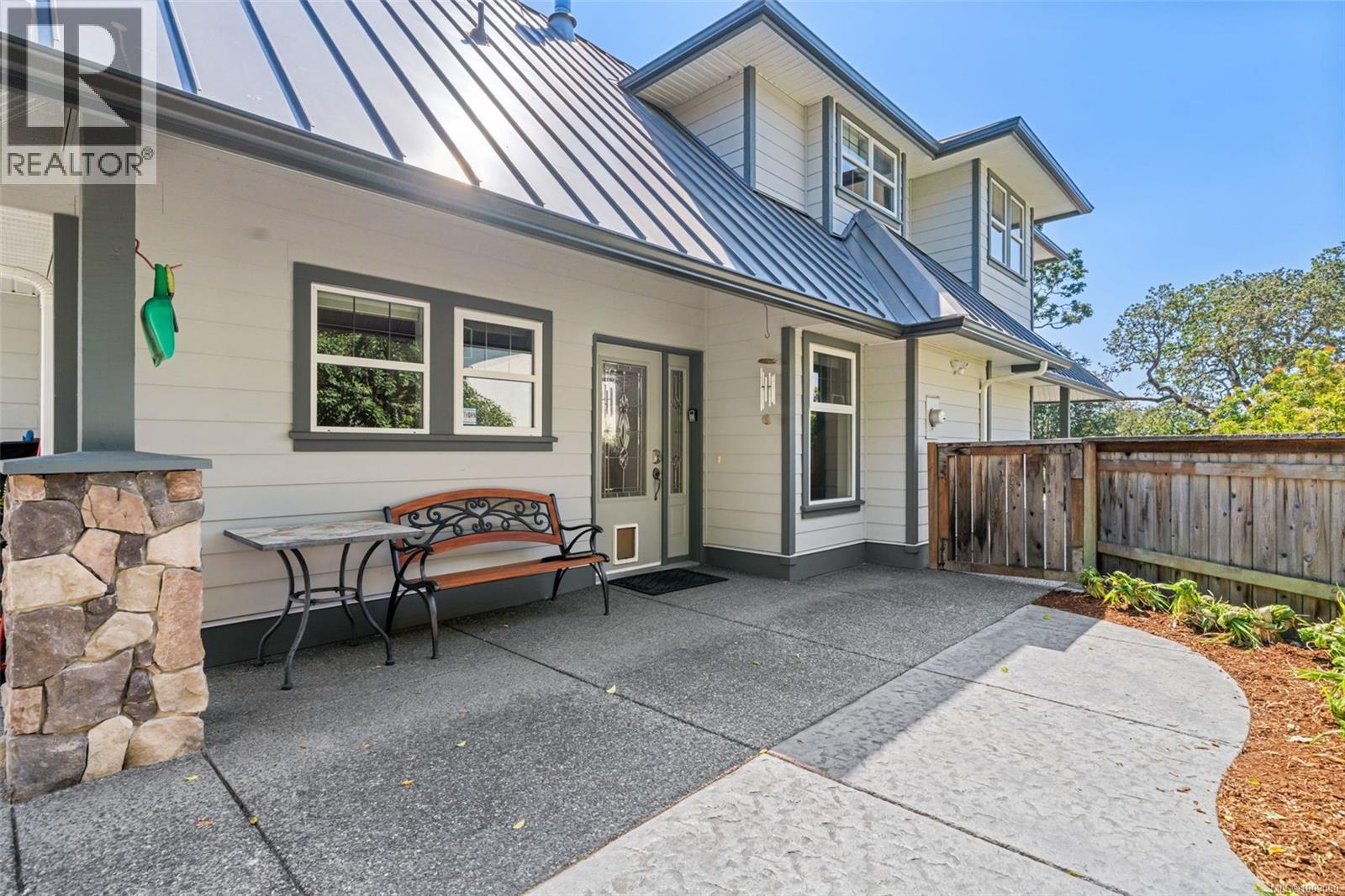 1286 Ocean View Dr