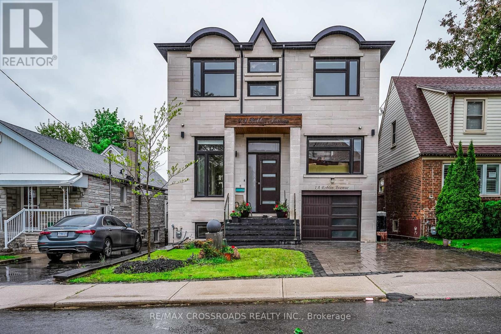 1A ROBLIN AVENUE
