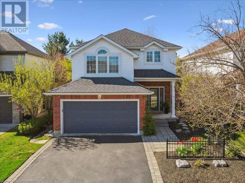 704 BONAVISTA Drive Waterloo ON N2K4E9