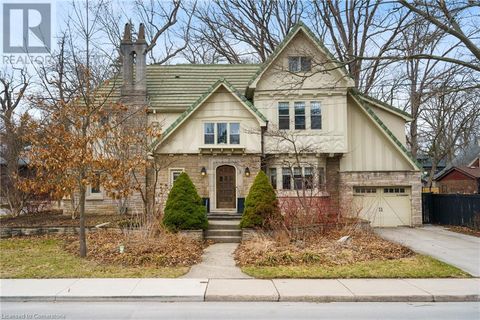 2 OAK KNOLL Drive Hamilton ON L8S4C3