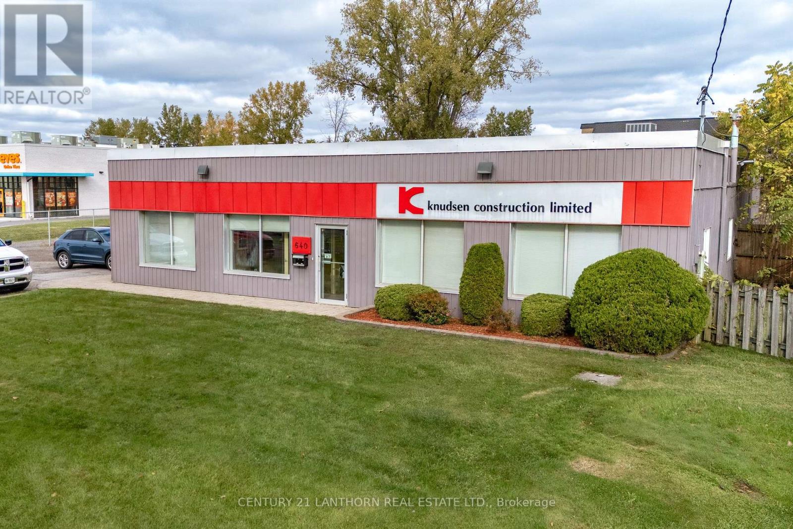 Photo 1 of 38 — 640 DUNDAS STREET E, Belleville (Belleville Ward), ON K8N1G7