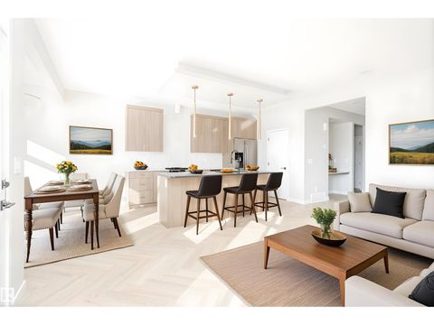 4132 208 ST NW Edmonton AB T6M3E4