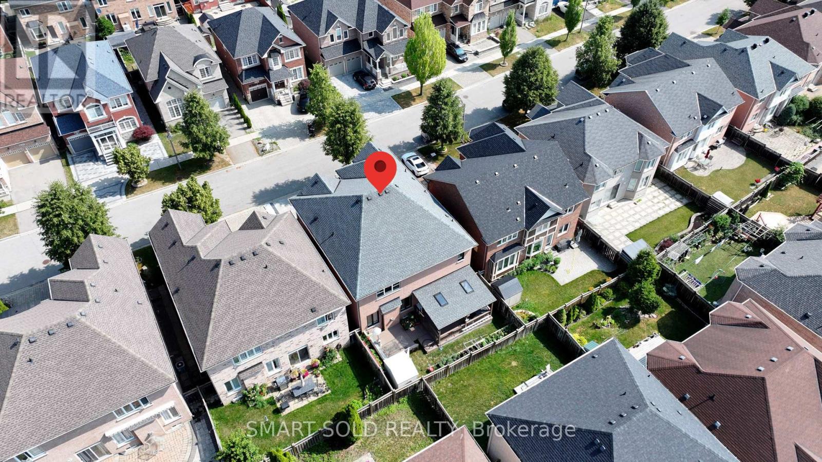 25 BARNSTONE DRIVE