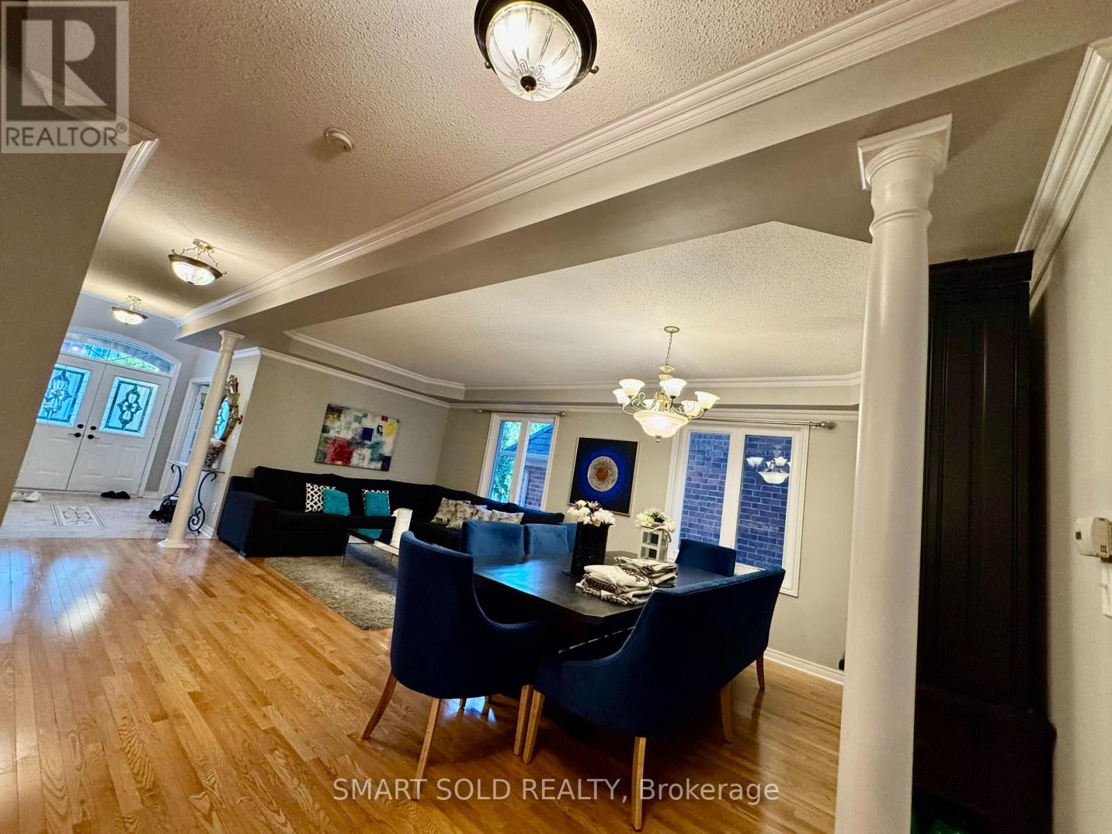 25 BARNSTONE DRIVE