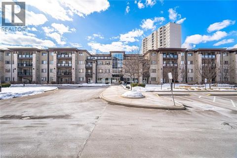 570 LOLITA Garden Unit# 231 Mississauga ON L5A0A1