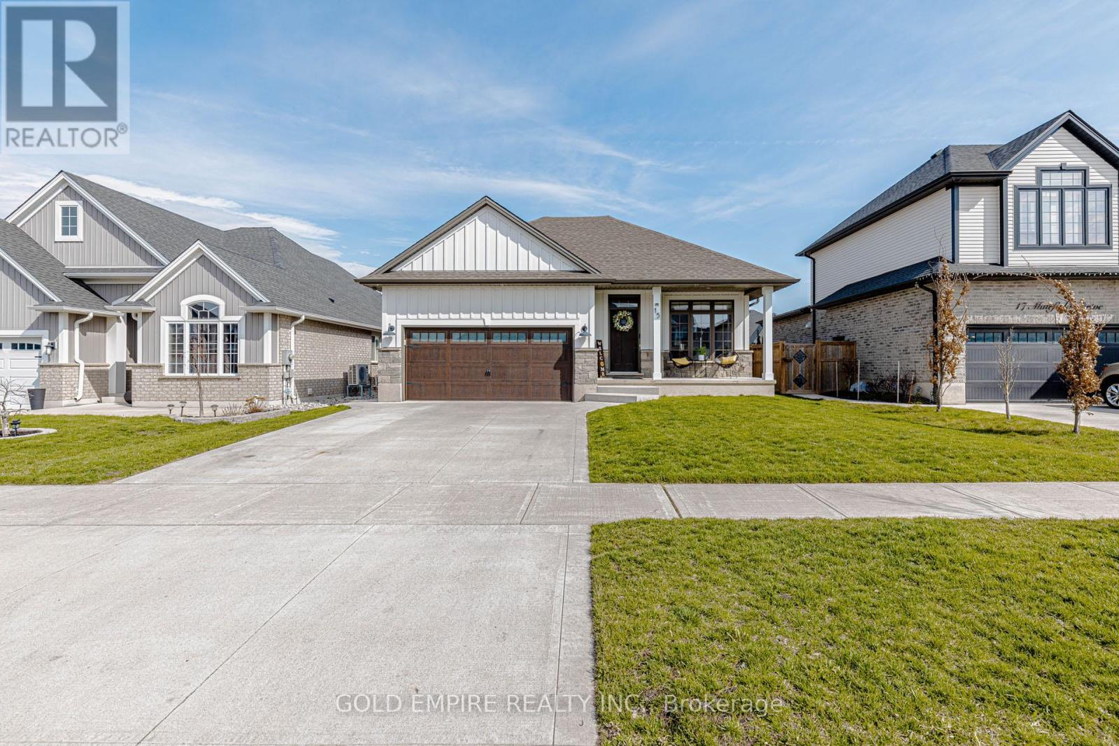 15 MUIRFIELD DRIVE