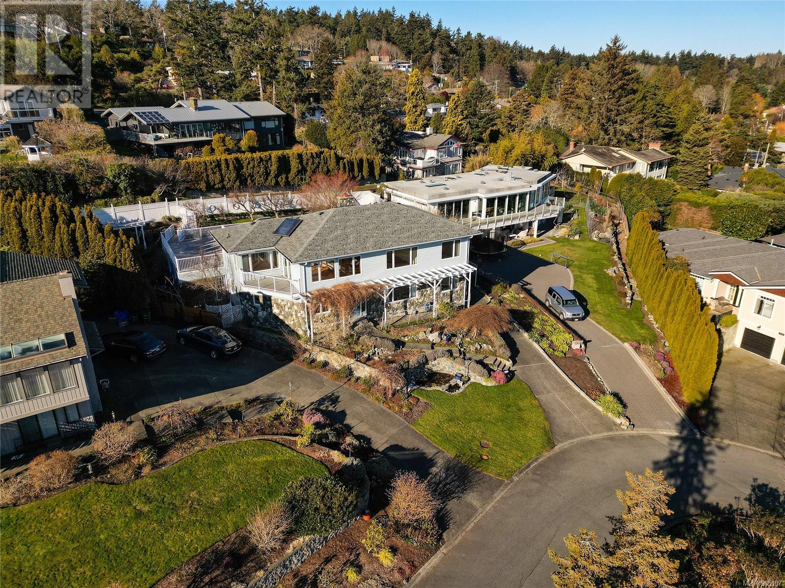 2723 Hibbens Close