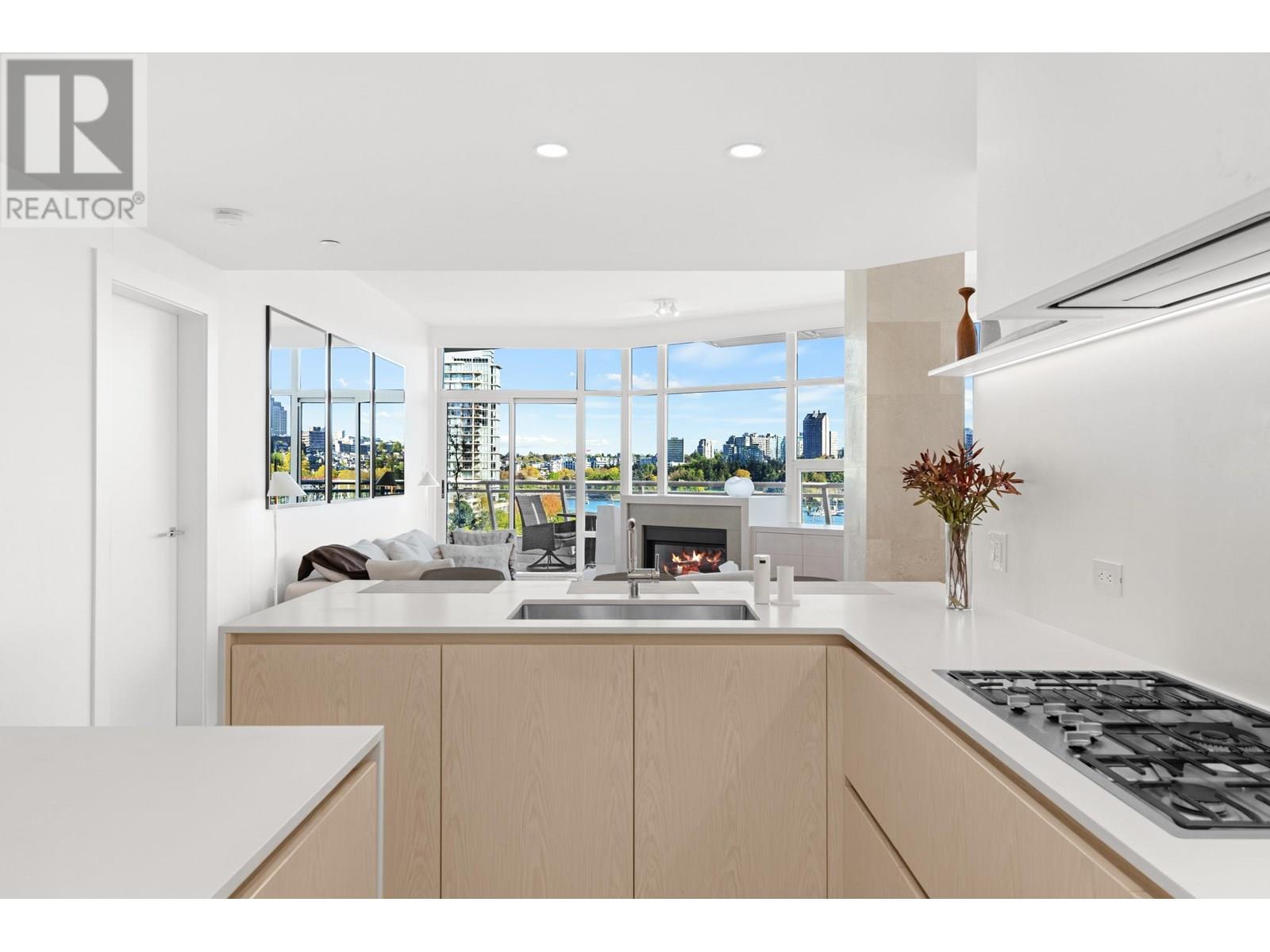 701 628 KINGHORNE MEWS