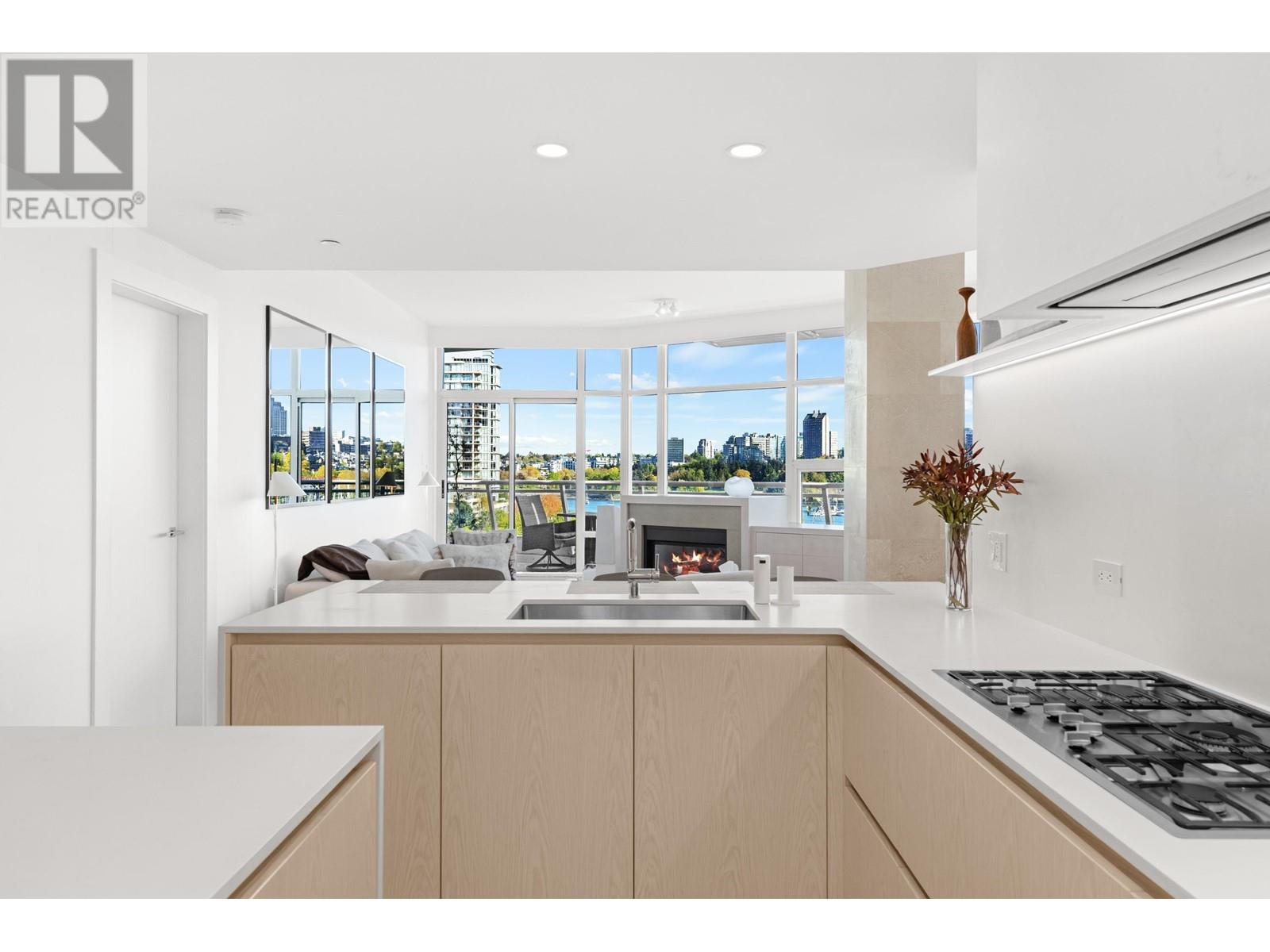 701 628 KINGHORNE MEWS