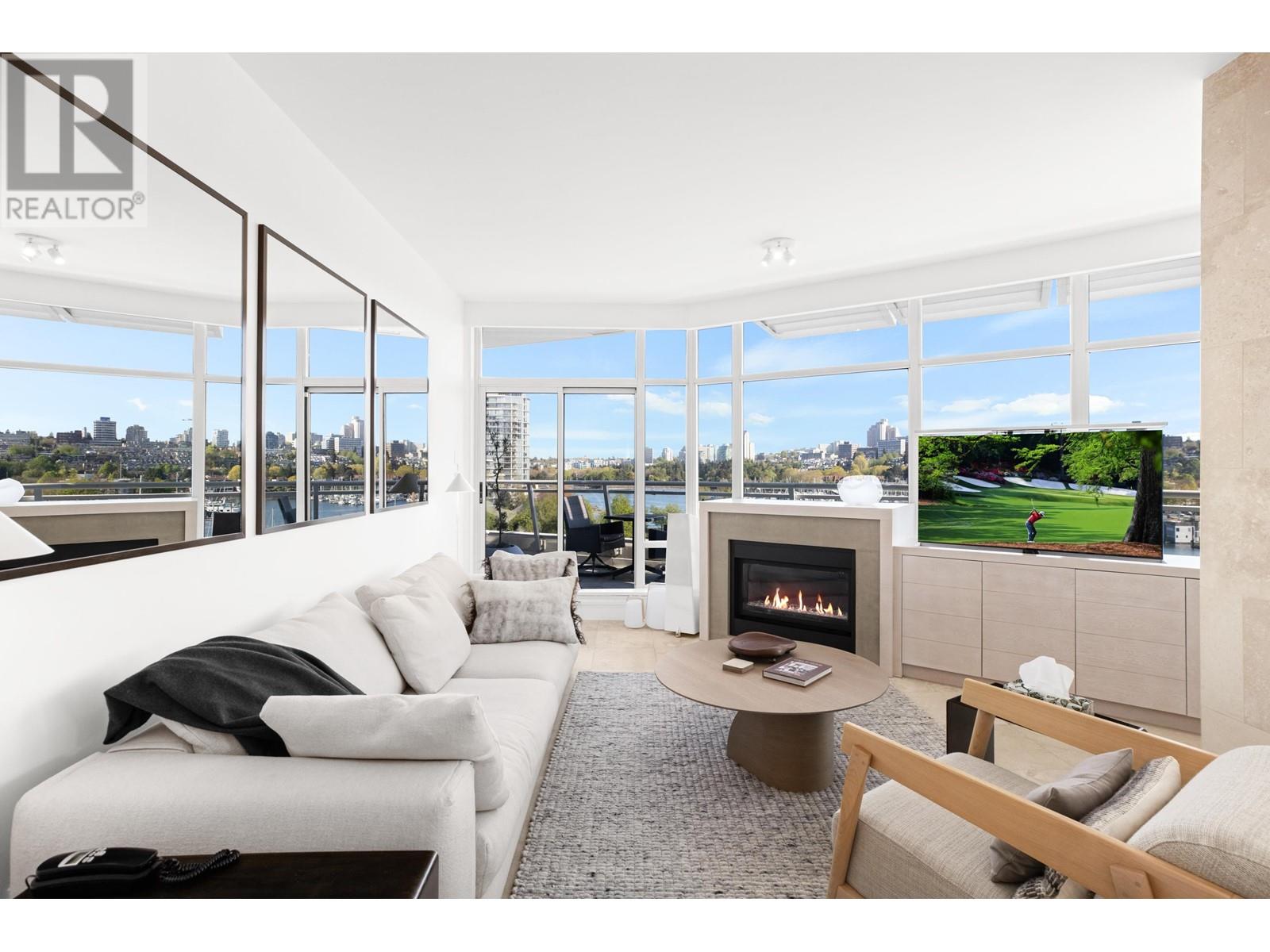 701 628 KINGHORNE MEWS