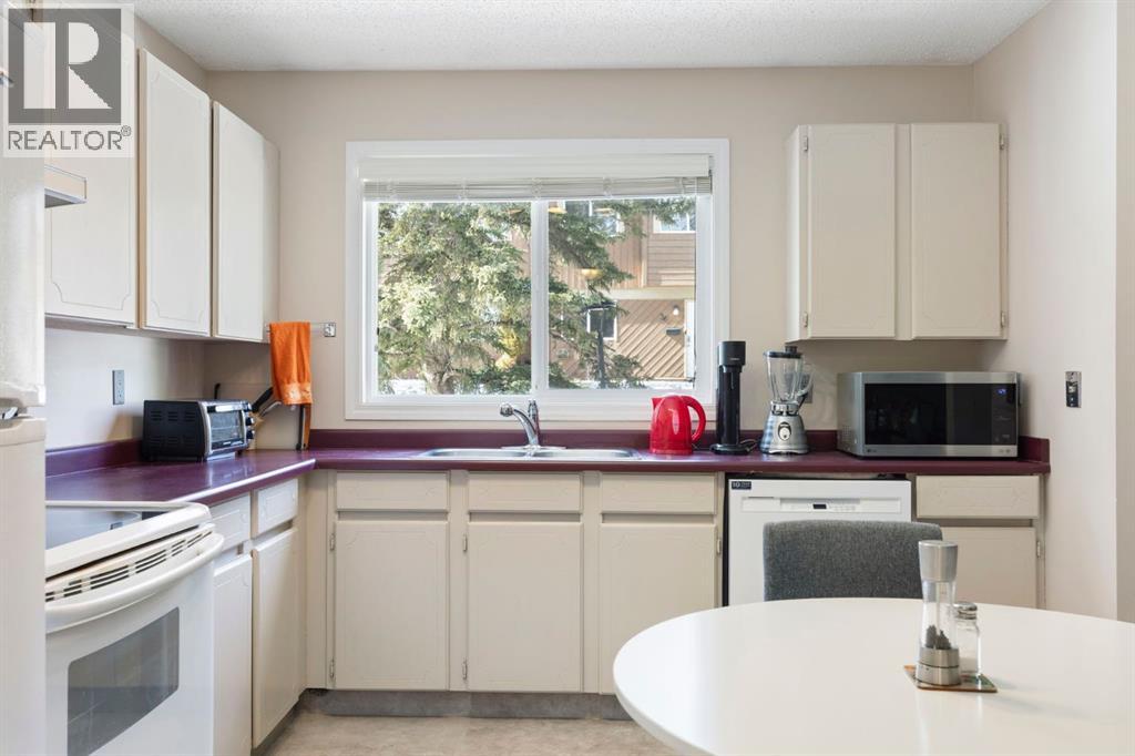 41, 4940 39 Avenue SW