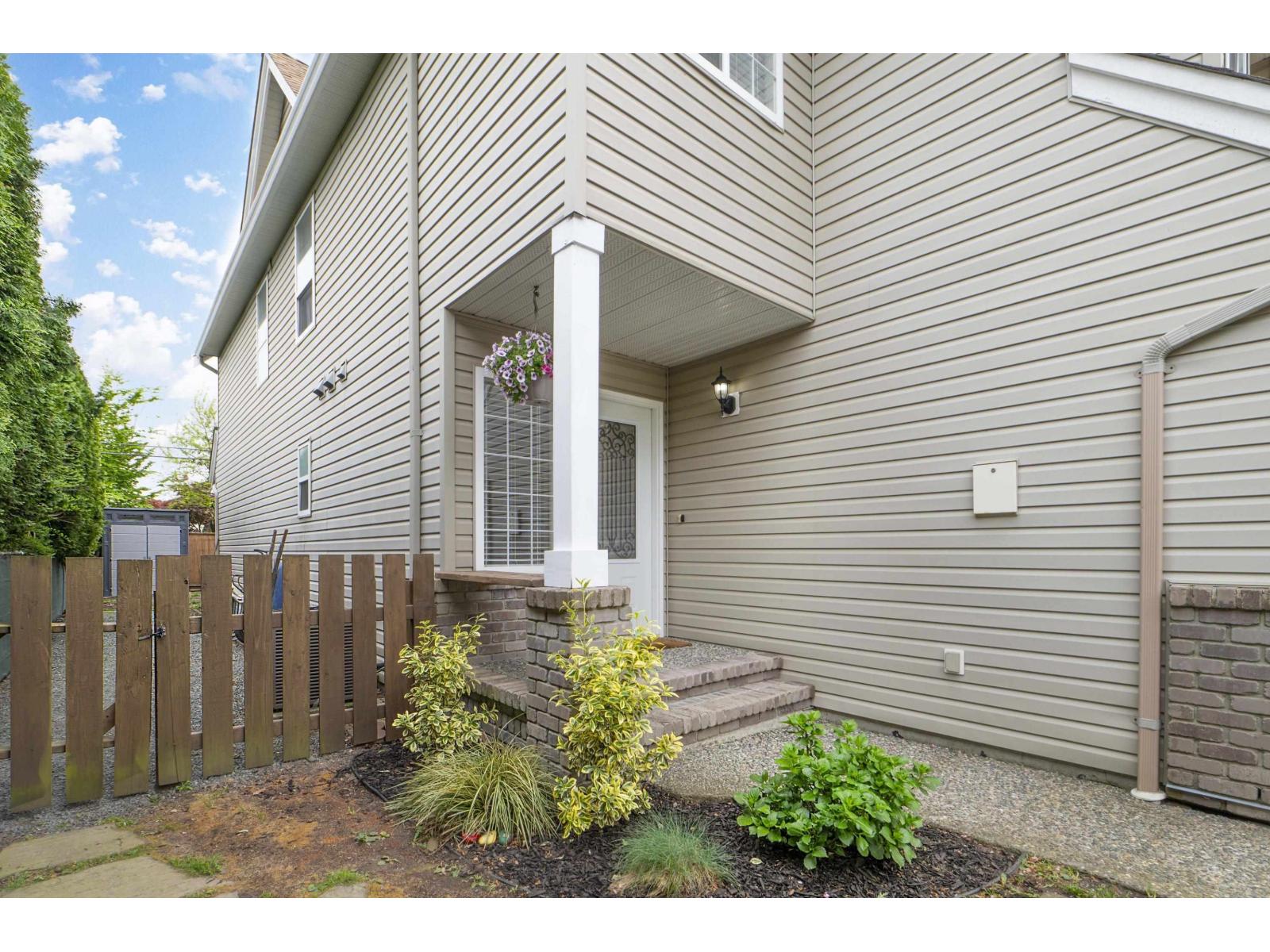 4 46277 CESSNA DRIVE|Chilliwack Proper South