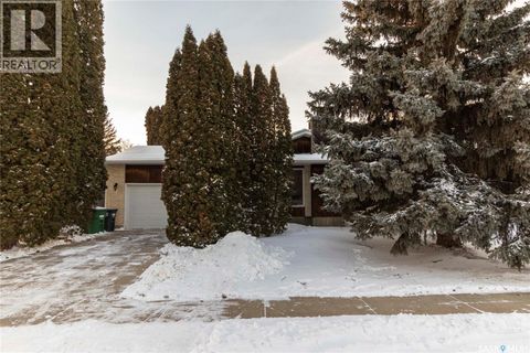 131 Tobin CRESCENT Saskatoon SK S7K4M9
