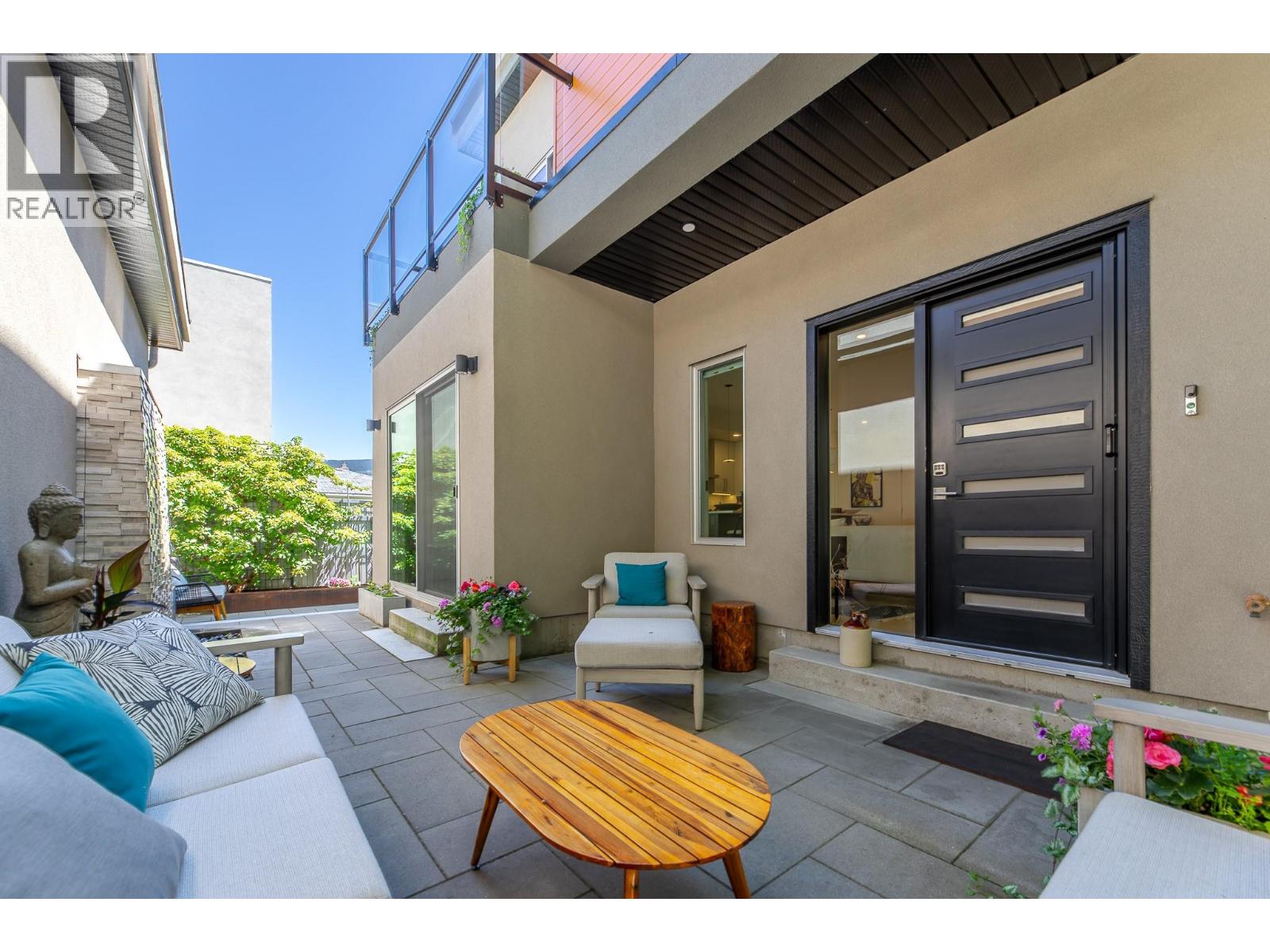 589 CHURCHILL Avenue Unit# 102