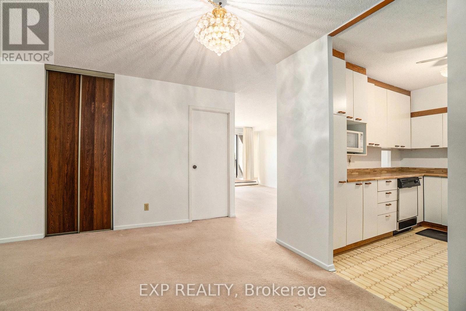 408 - 900 DYNES ROAD