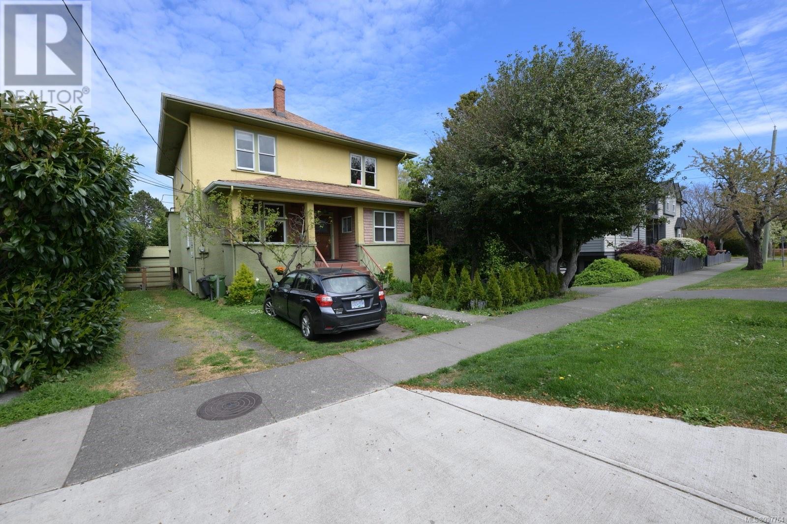 1138 Oxford St