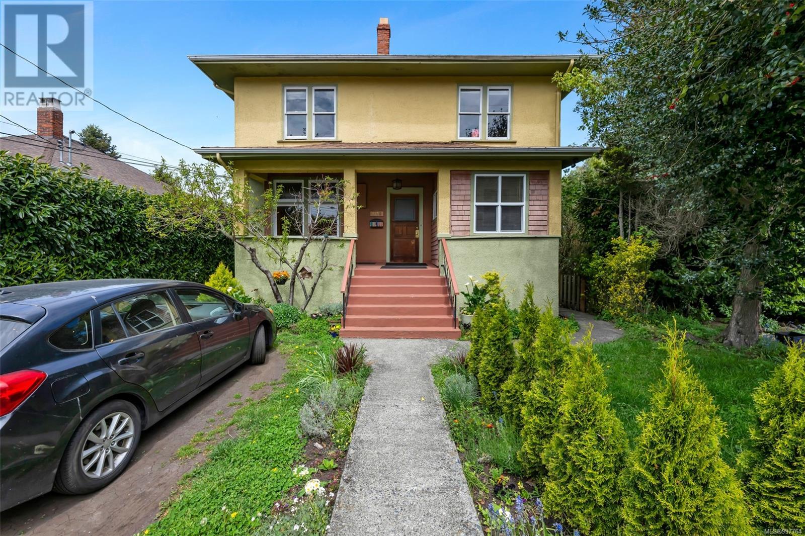 1138 Oxford St