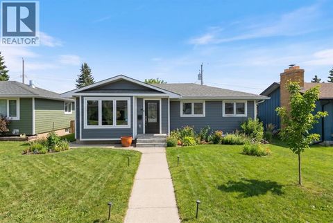 25 Foxwell Road SE Calgary AB T2H1A4